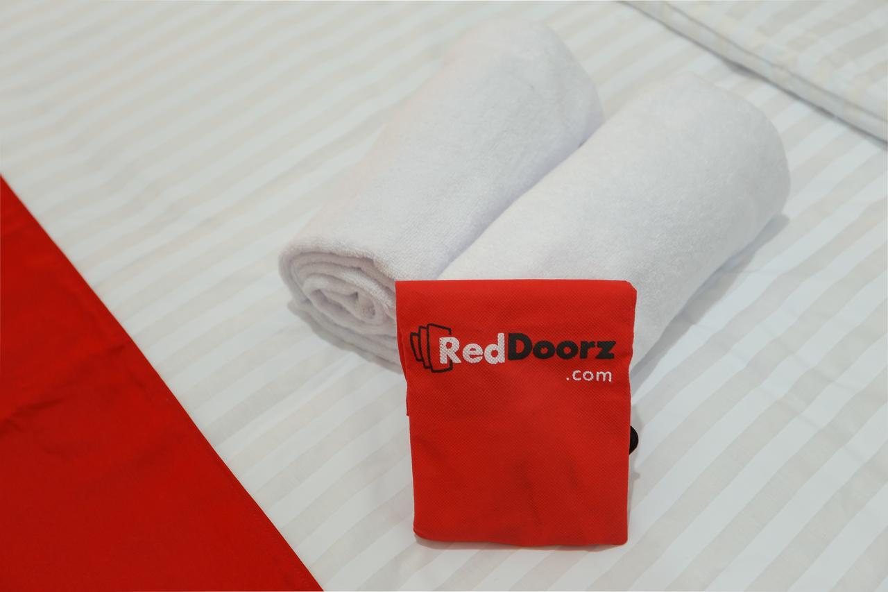 Reddoorz Plus @ Danau Sunter Utara Jakarta Exterior photo